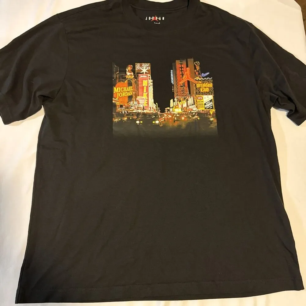 Nike Air Jordan Men’s L Graphic T-Shirt Times Square Sky Line Michael Jordan